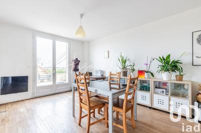 Maison - 104 m² - 4 pièces
