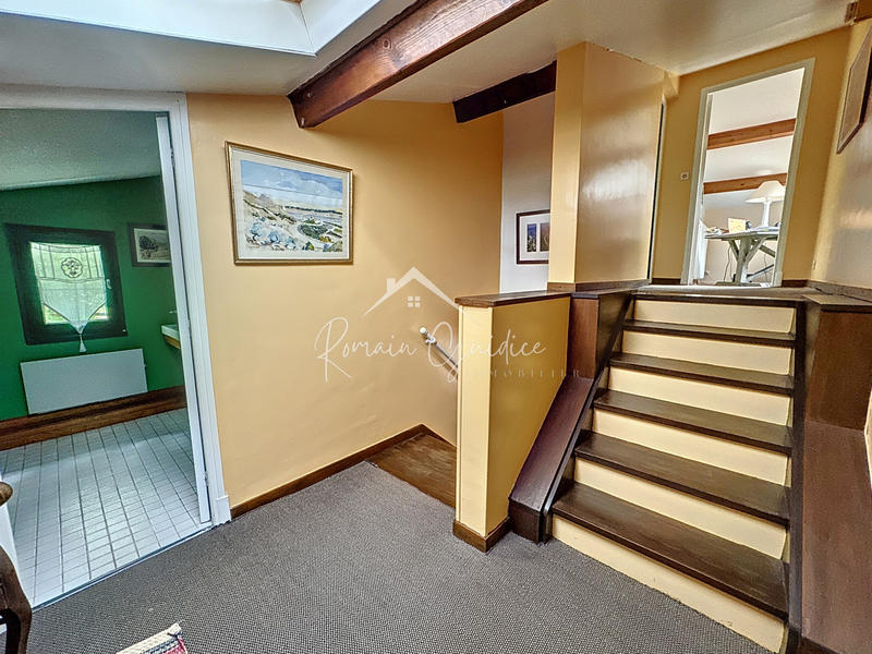 Propriété - 247 m²