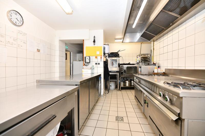 Fonds de commerce - Hôtellerie / Restauration - 548 m²
