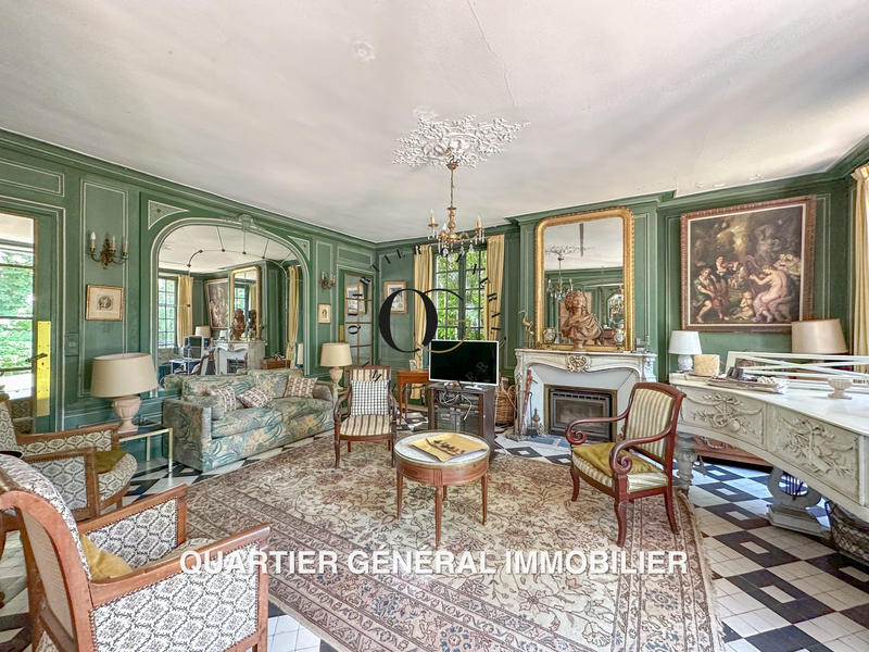 Maison - 300 m² - 6 pièces