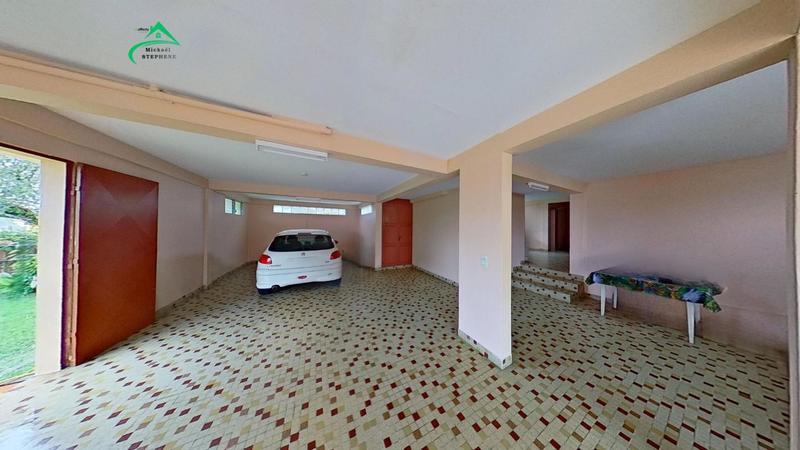 Maison - 216 m² - 7 pièces