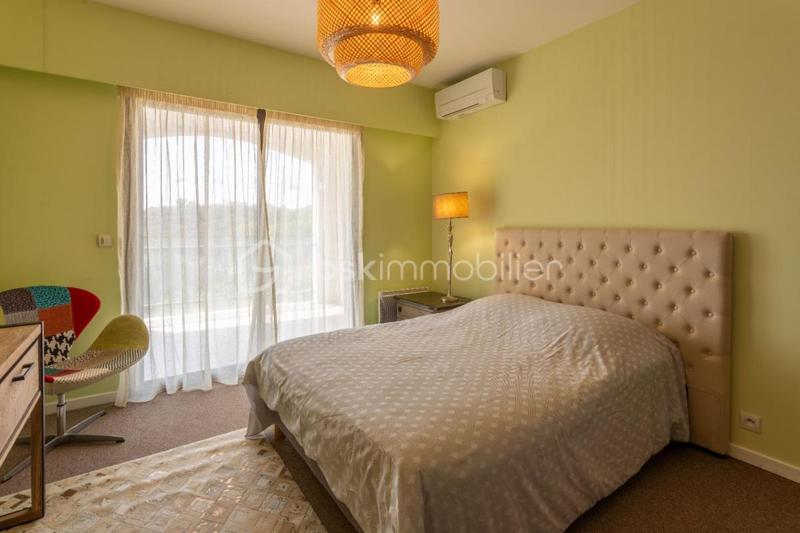 Villa - 260 m² - 8 pièces