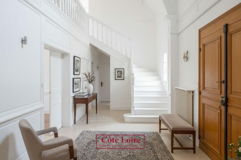 Maison - 274 m² - 7 pièces