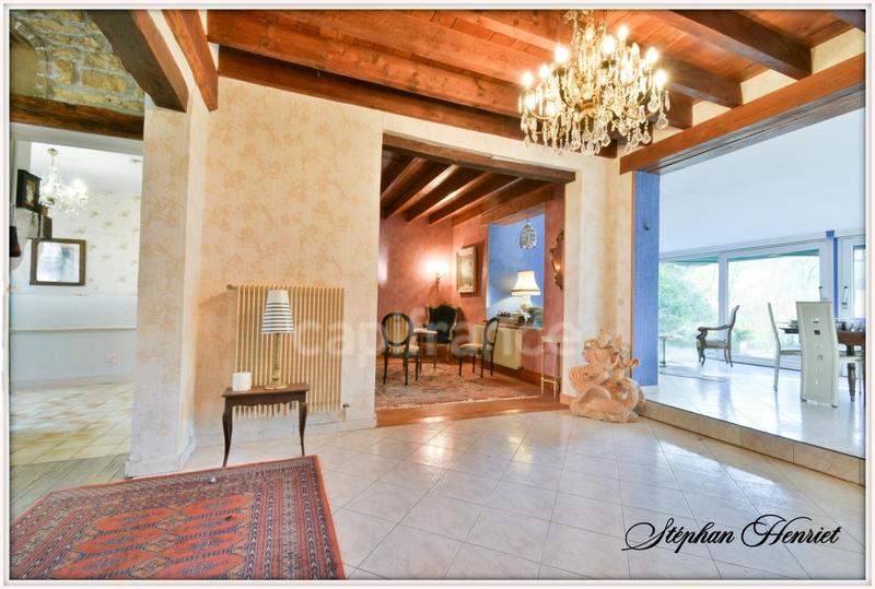 Maison - 266 m² - 11 pièces