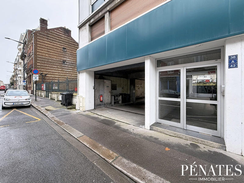 Local d'activités - 325 m²