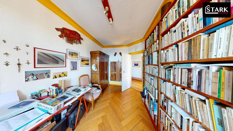 Appartement - 167 m² - 6 pièces