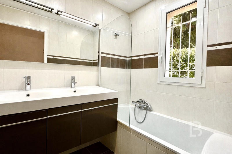 Appartement - 110 m² - 4 pièces