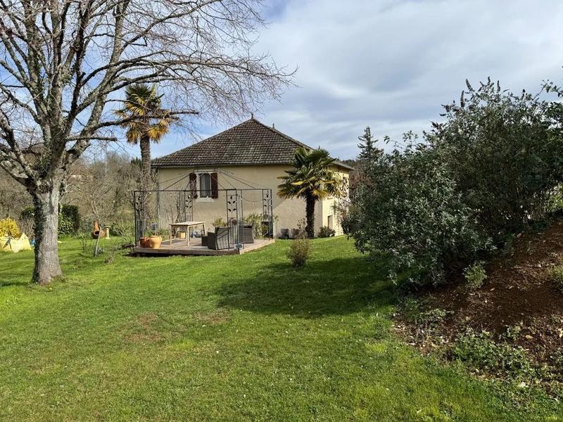 Maison - 180 m² - 7 pièces