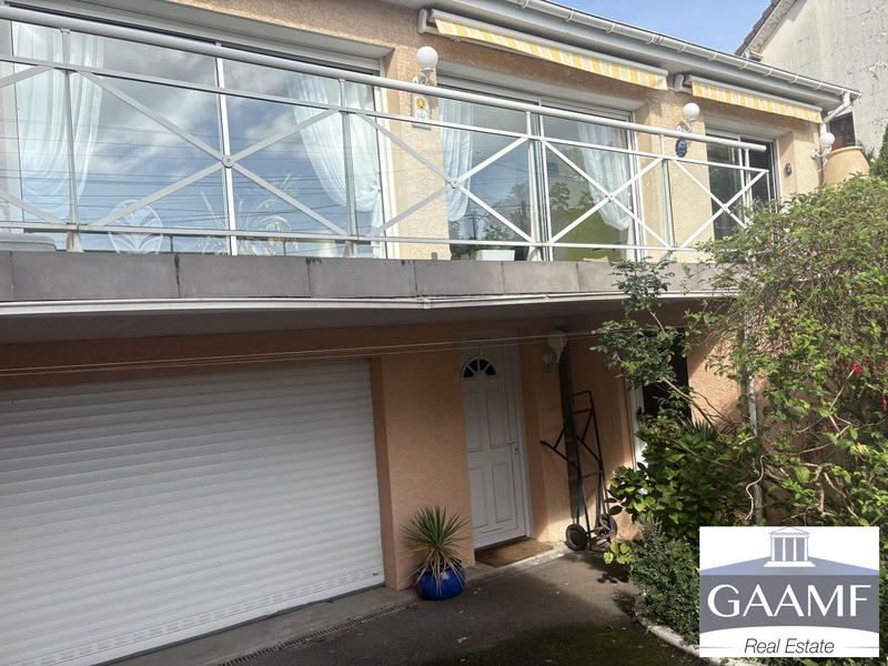 Appartement - 100 m² - 4 pièces