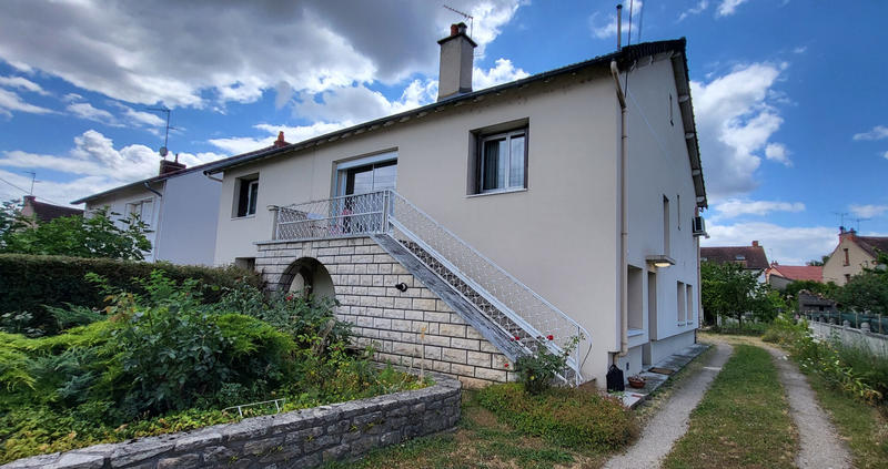 Maison - 207 m² - 5 pièces