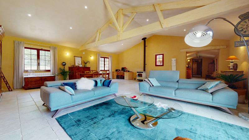 Maison traditionnelle - 210 m² - 6 pièces