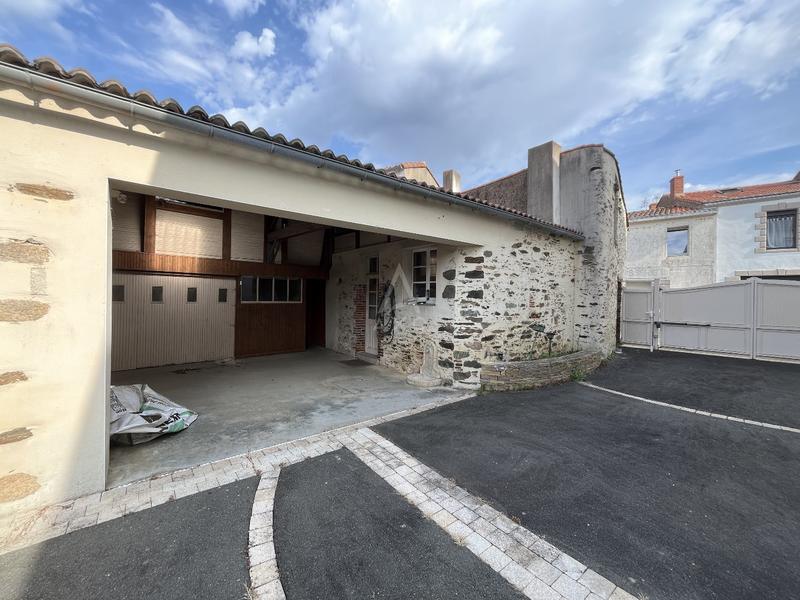 Maison - 195 m² - 7 pièces