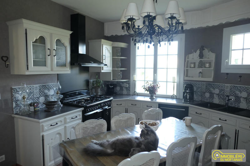 Maison - 171 m² - 7 pièces