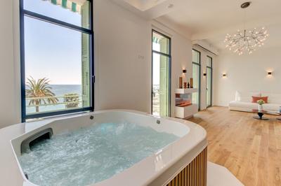 Appartement - 192 m² - 5 pièces