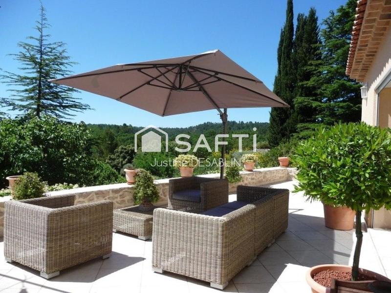 Maison - 195 m² - 6 pièces