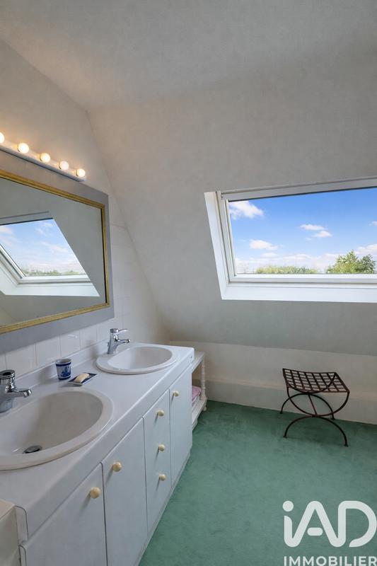 Maison - 236 m² - 7 pièces