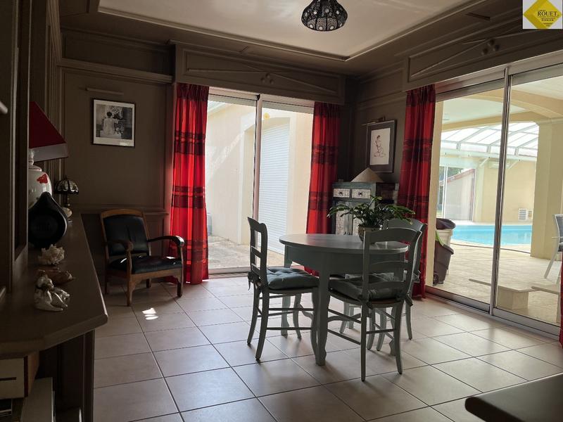 Villa - 215 m² - 8 pièces