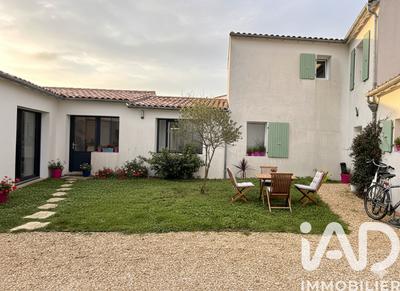 Maison - 140 m² - 5 pièces