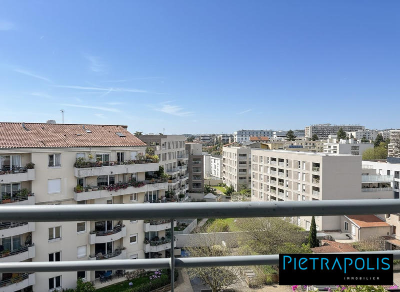 Appartement - 82 m² - 3 pièces