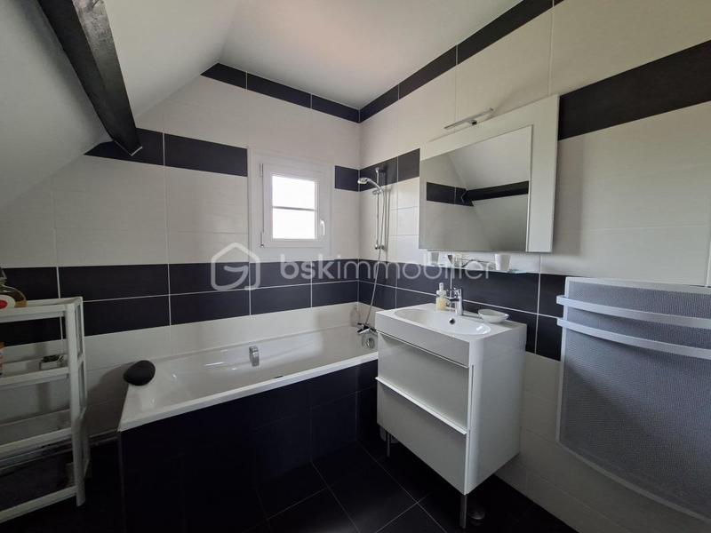 Maison traditionnelle - 128 m² - 6 pièces