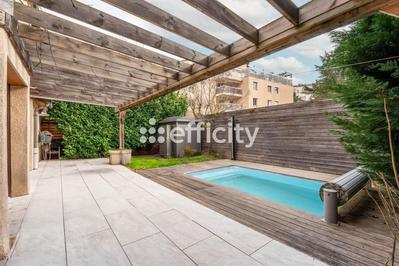 Maison - 147 m² - 7 pièces