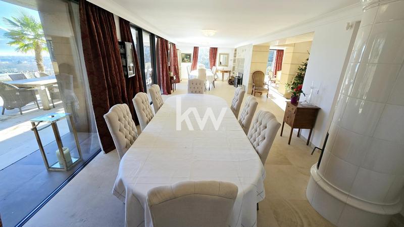 Maison - 600 m² - 10 pièces