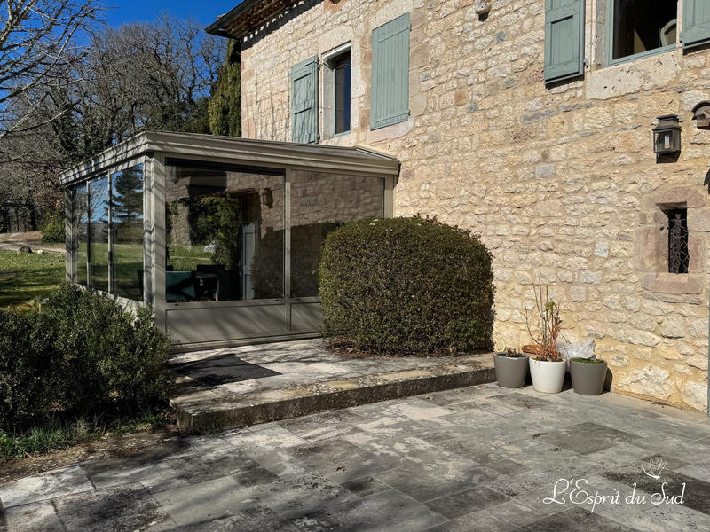 Maison - 330 m² - 9 pièces