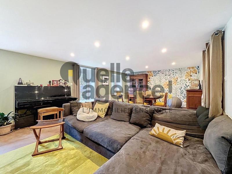 Maison - 180 m² - 7 pièces