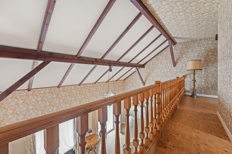 Maison - 304 m² - 9 pièces