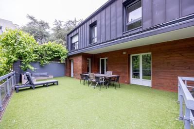 Maison - 261 m² - 12 pièces