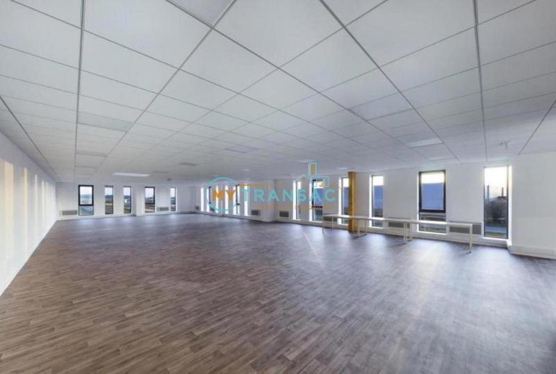 Local d'activité / Entrepôt - 3 287 m²