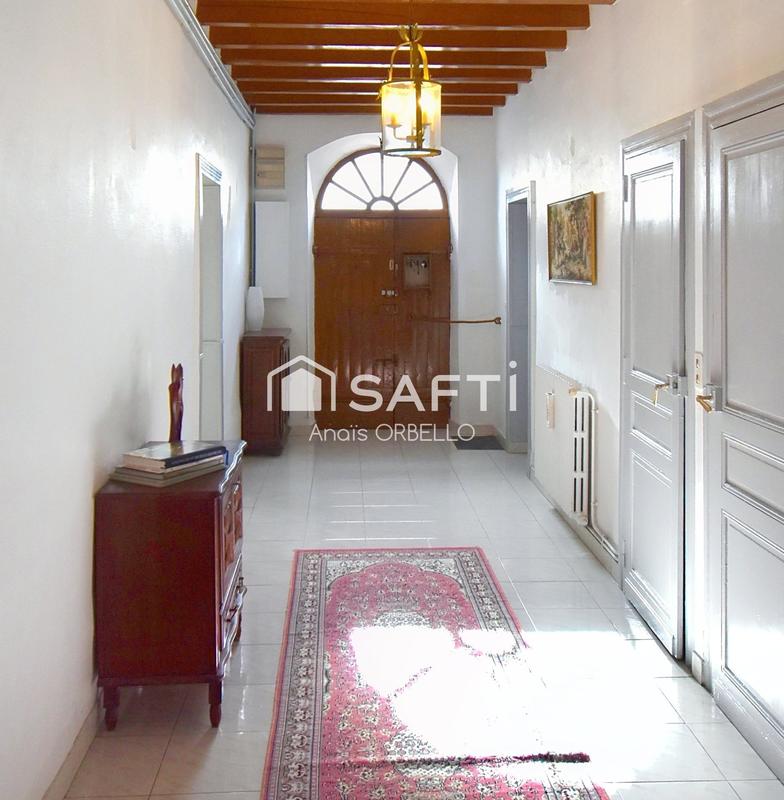 Maison - 250 m² - 8 pièces