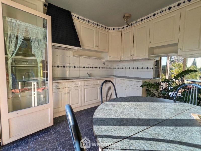 Maison - 135 m² - 7 pièces