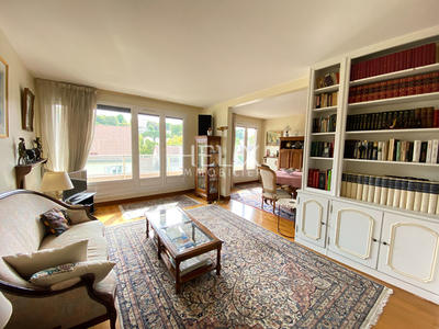 Appartement - 100 m² - 5 pièces