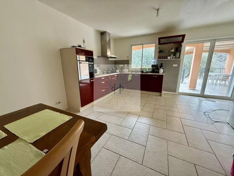 Maison - 138 m² - 5 pièces