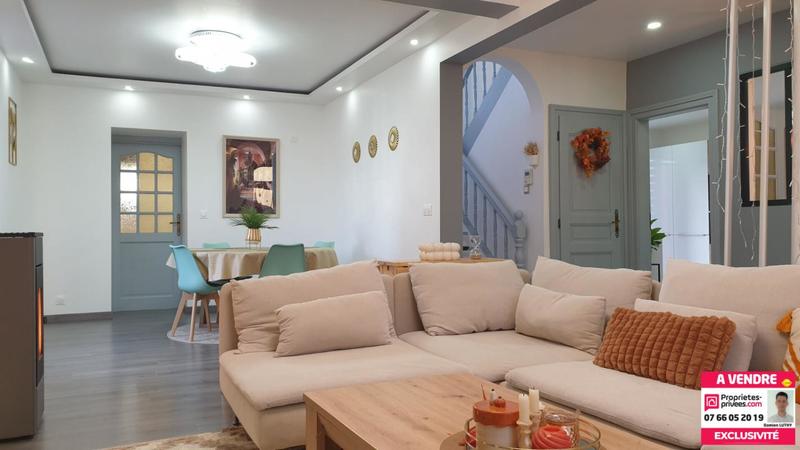 Maison - 212 m² - 8 pièces