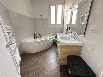 Appartement - 92 m² - 4 pièces