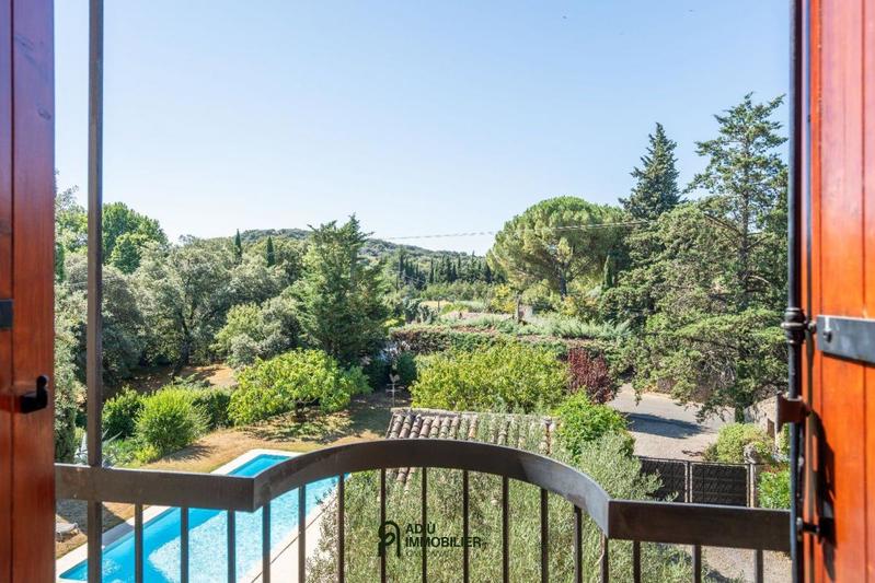 Mas - 400 m² - 15 pièces