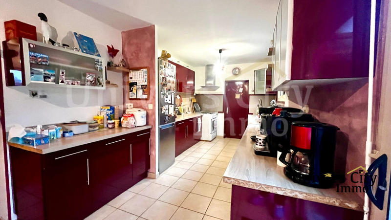 Maison traditionnelle - 126 m² - 8 pièces