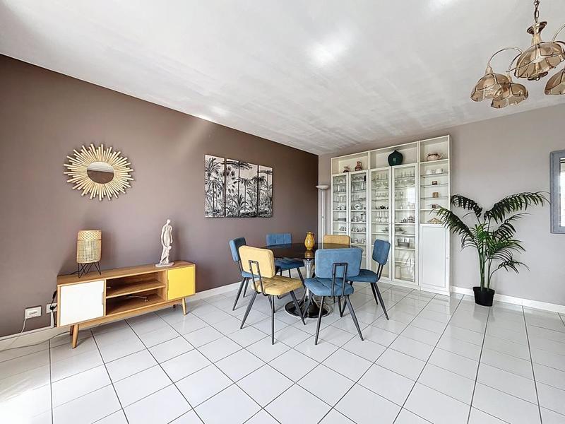 Appartement - 122 m² - 6 pièces