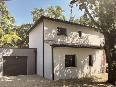 Maison - 110 m² - 4 pièces