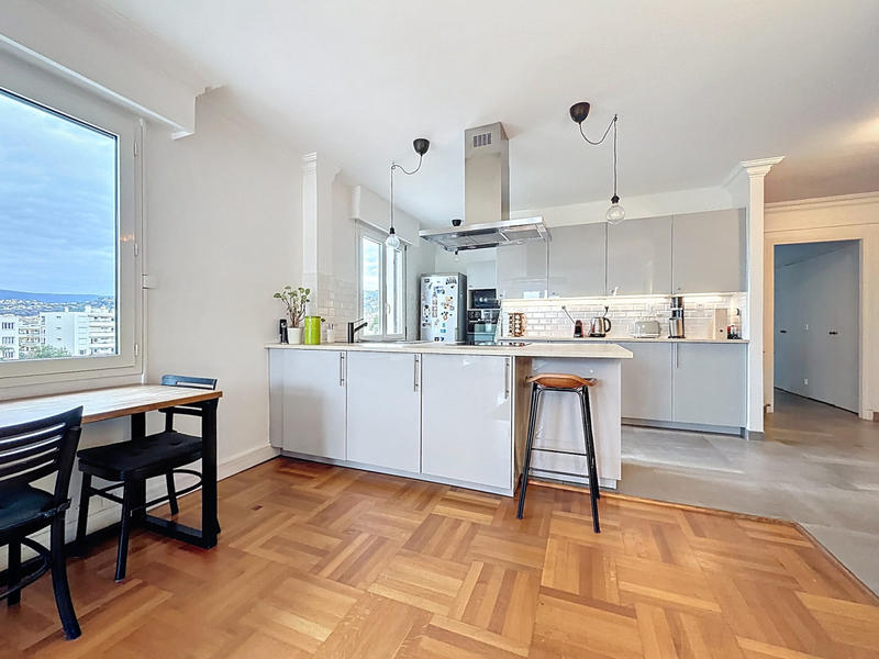 Appartement - 80 m² - 3 pièces