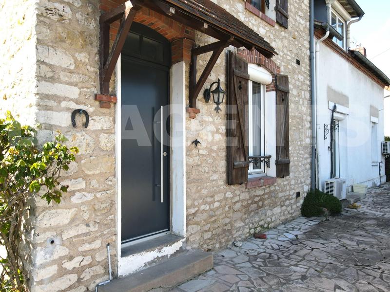 Maison - 183 m² - 8 pièces