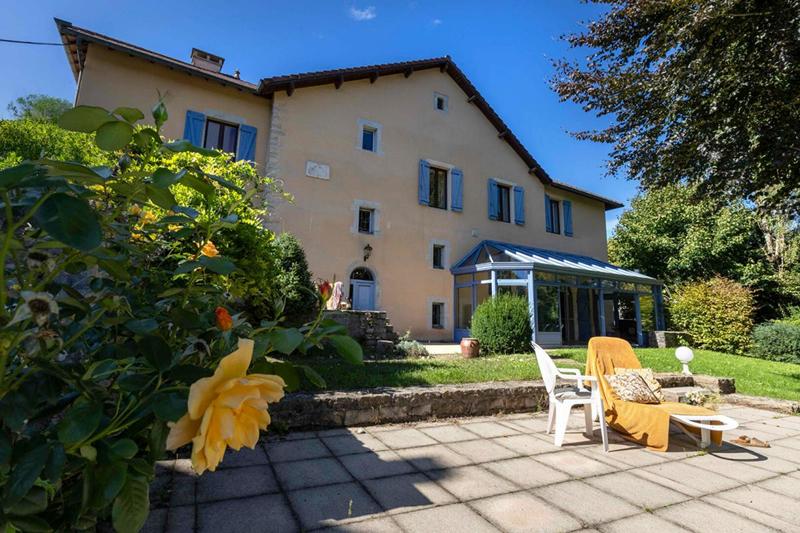 Propriété - 413 m² - 10 pièces