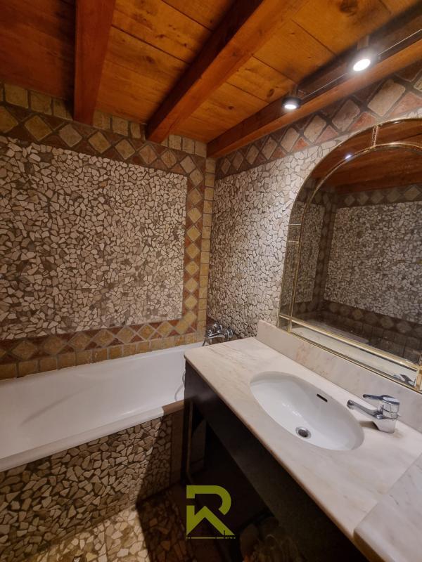 Mas - 294 m² - 8 pièces