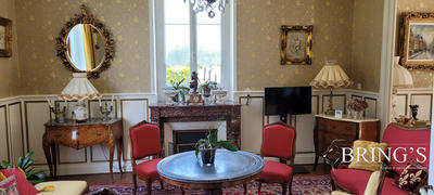 Maison - 222 m² - 9 pièces