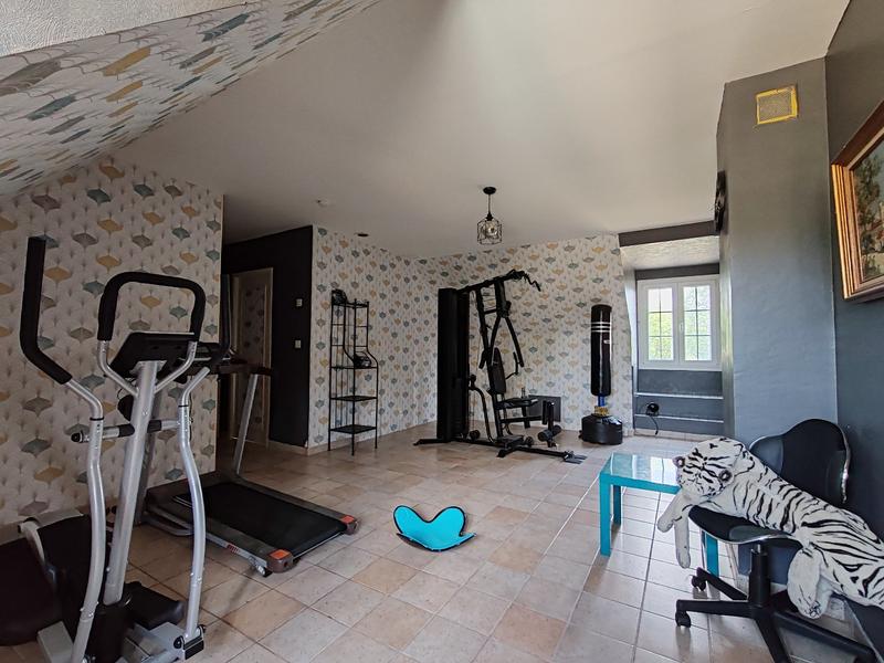 Maison - 445 m² - 15 pièces