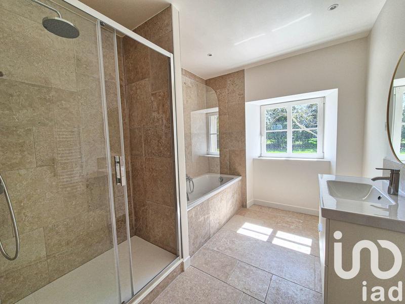 Maison - 210 m² - 7 pièces