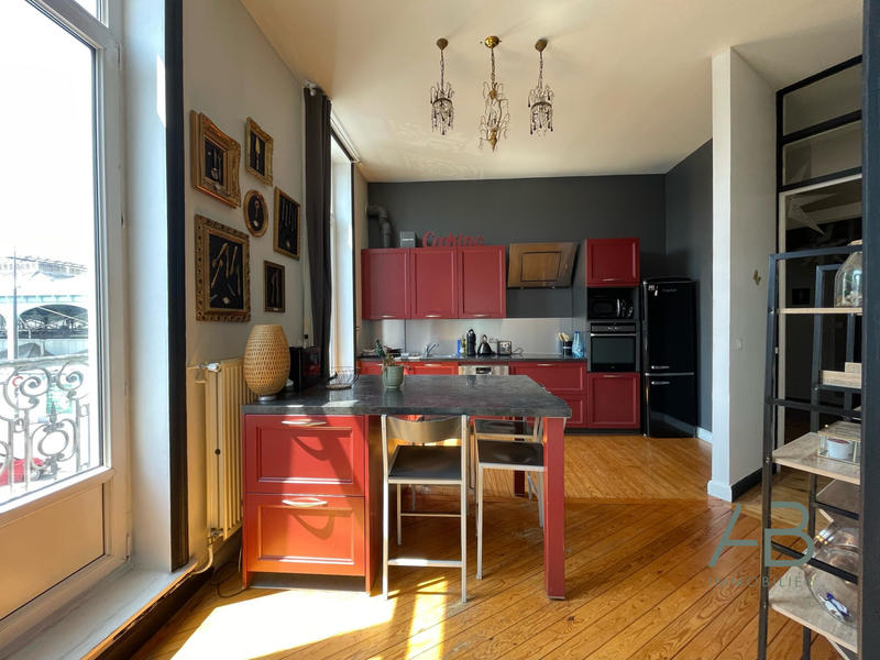 Appartement - 99 m² - 5 pièces