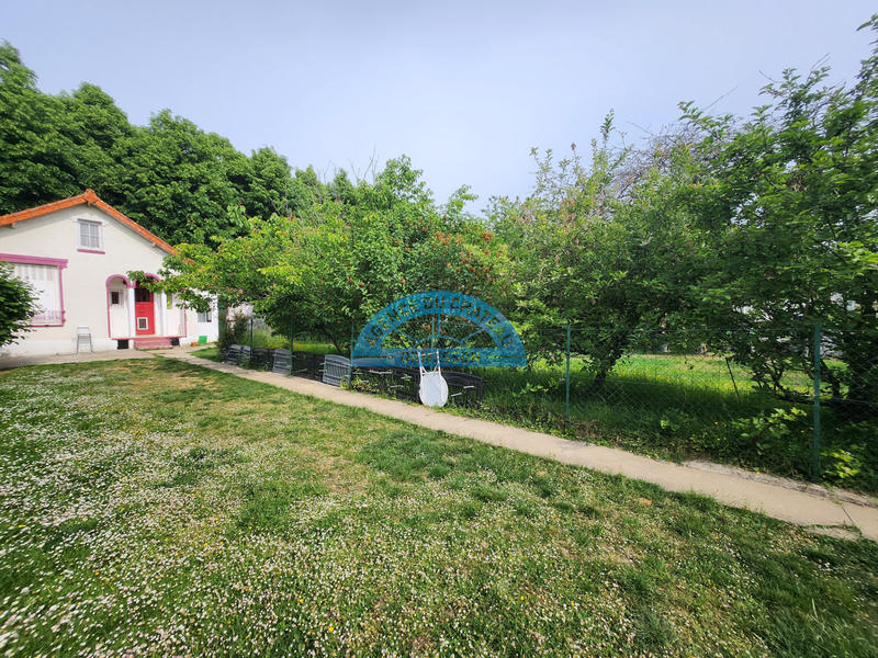 Maison - 658 m² - 3 pièces